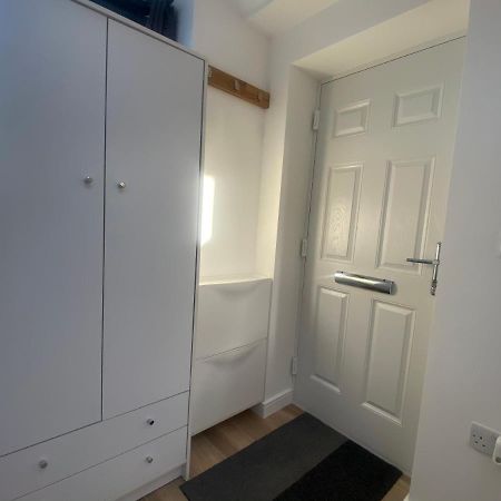 Lovely And Modern Studio Apartment. Borehamwood Exteriér fotografie